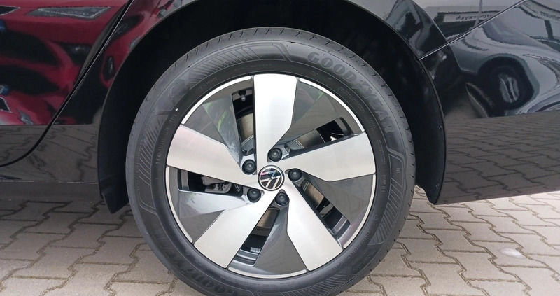 Volkswagen Passat cena 198200 przebieg: 10, rok produkcji 2024 z Wadowice małe 667
